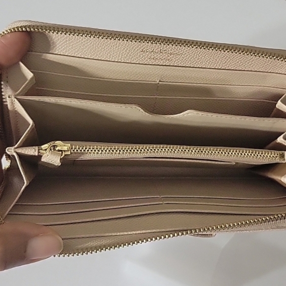 SALVATORE FERRAGAMO VARA Wallet In Beige -EXCELLENT CONDITION - Picture 11 of 14